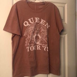 Abercrombie & Fitch Queen t shirt